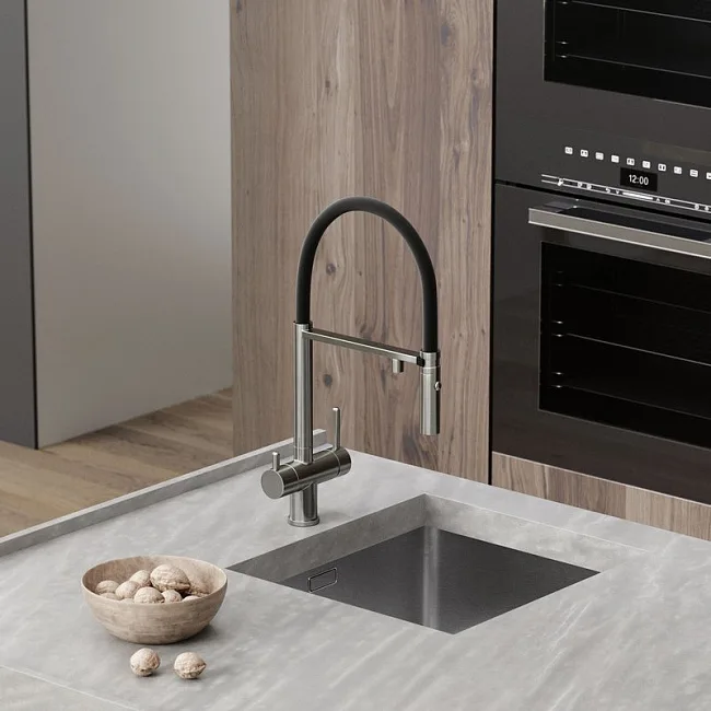 Смеситель для кухни гибкий с фильтром для питьевой воды SC4010BNbh, брашированный никель, черный Sancos — Оригинал